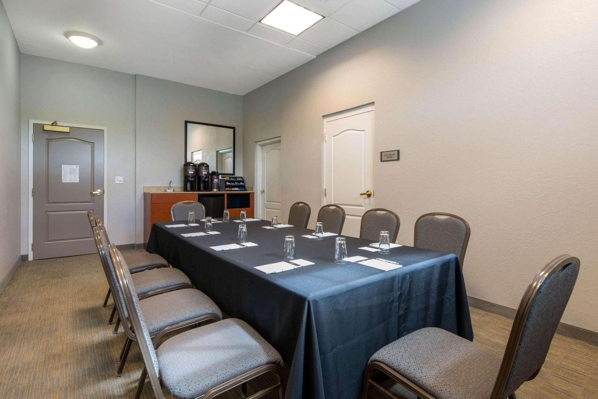 Hotel Country & By Radisson, Port Canaveral, Fl